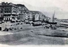 The-beach-at-Harold-Place.-1900.